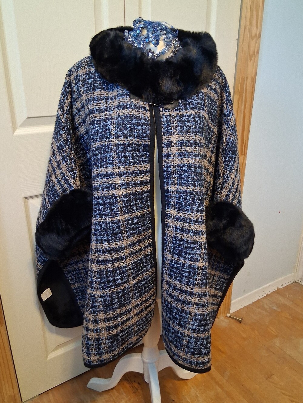 Womens Faux Fur Lined Tweed Cape